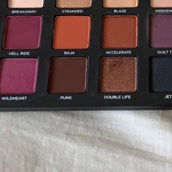 Urban Decay - New/Unsused Eyeshadow Palette - Picture 4 of 5